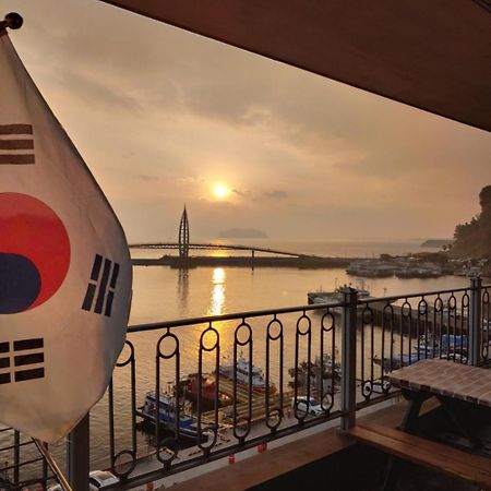 Seom Guesthouse Seogwipo Bagian luar foto