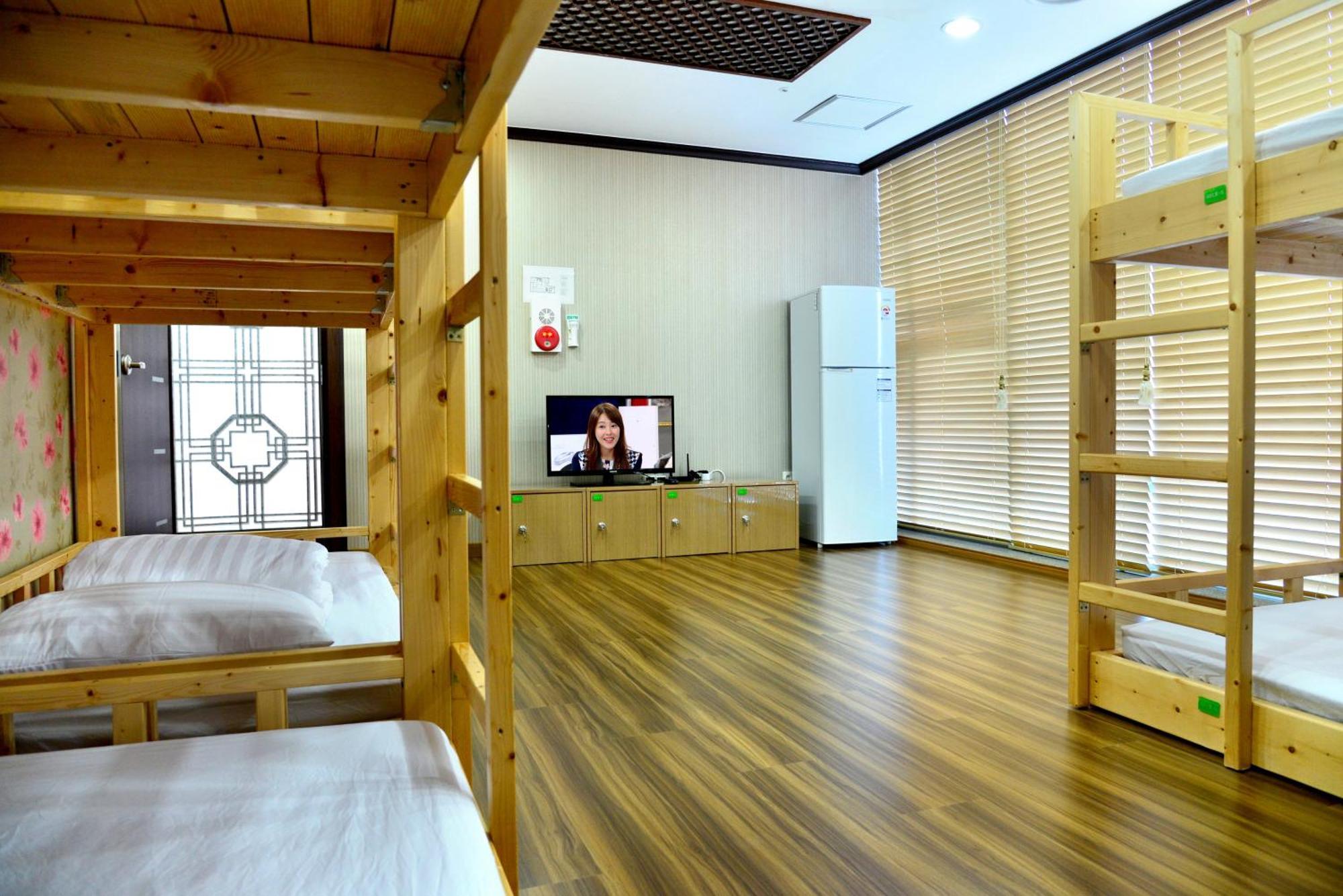 Seom Guesthouse Seogwipo Bagian luar foto