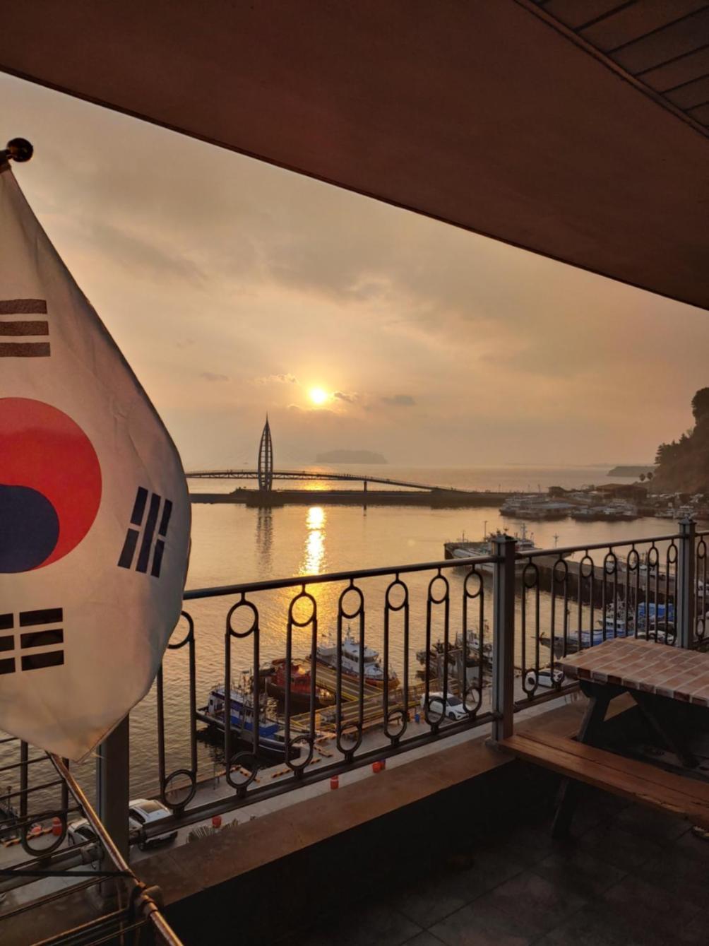 Seom Guesthouse Seogwipo Bagian luar foto